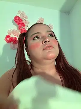 Snapshot of melanie_hh1 chatting on February 1, 5:28 am melanie hh1 online show from February 1, 5:28 am