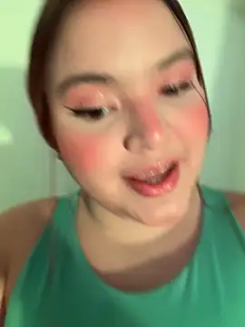 Snapshot of melanie_hh1 chatting on February 5, 4:50 am melanie hh1 online show from February 5, 4:50 am