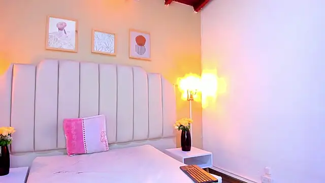 Charlotte brown2 online show from December 23, 4:43 am