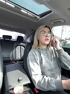 Roxi Joy online show from March 23, 10:52 am