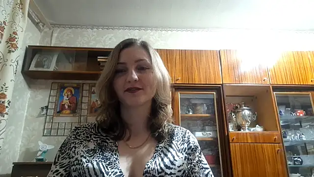 MysticSteph online show from February 4, 4:35 pm