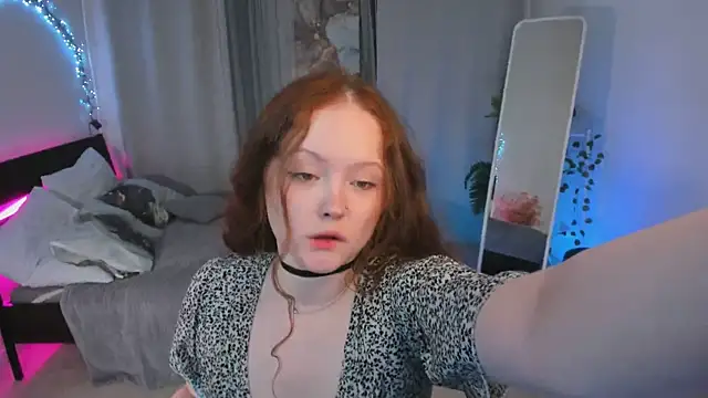 Snapshot of Yennefer__ chatting on February 7, 2:43 pm Yennefer online show from February 7, 2:43 pm