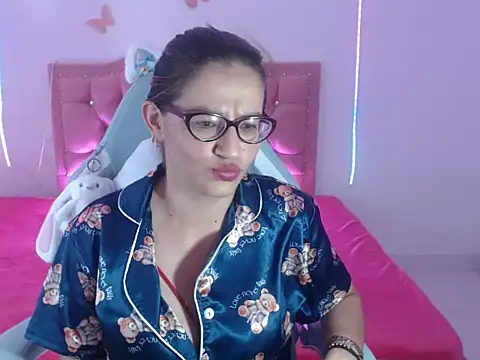 NathyVega online show from December 20, 2:07 am