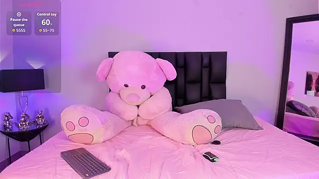 Kloebaby  online show from February 5, 8:35 pm