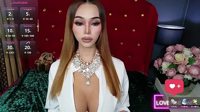 Snapshot of CelinaWintour chatting on February 16, 4:25 pm CelinaWintour online show from February 16, 4:25 pm