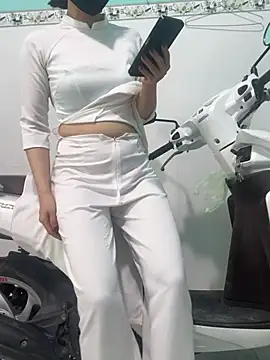 bi biii online show from May 16, 2:41 am
