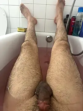 Snapshot of esmer_baran44 chatting on January 6, 6:11 pm esmer baran44 online show from January 6, 6:11 pm