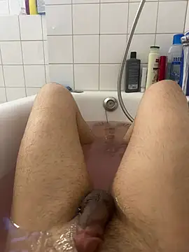 Snapshot of esmer_baran44 chatting on March 25, 5:41 pm esmer baran44 online show from March 25, 5:41 pm