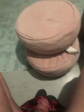 Snapshot of esmer_baran44 chatting on March 26, 9:09 pm esmer baran44 online show from March 26, 9:09 pm