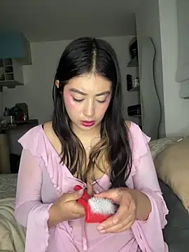 justmariee online show from March 13, 1:34 am