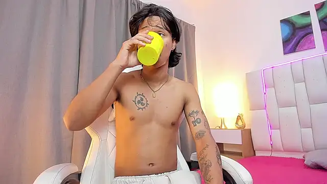 AndyKings 1 online show from May 7, 4:29 am