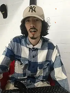 sk8-boy online show from May 7, 4:12 pm