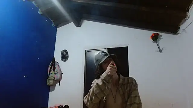 Snapshot of sk8-boy chatting on May 27, 12:07 am sk8-boy online show from May 27, 12:07 am