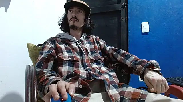 Snapshot of sk8-boy chatting on June 22, 4:20 am sk8-boy online show from June 22, 4:20 am
