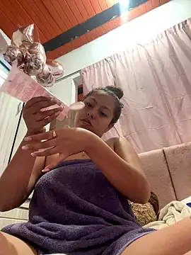 Emily joee  online show from January 7, 4:42 pm