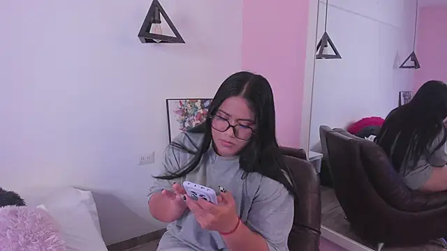 Briana Goldd online show from April 29, 3:21 am