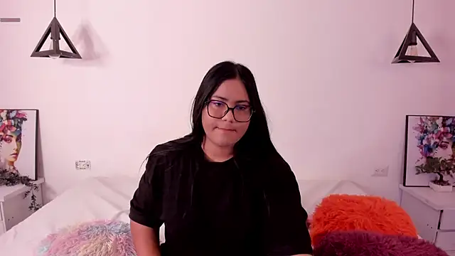 Briana Goldd online show from May 8, 3:56 am