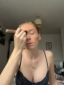 Snapshot of Keriacat_ chatting on February 6, 9:34 am Keriacat online show from February 6, 9:34 am