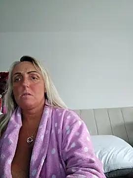 theblondecocklover online show from May 17, 7:43 pm