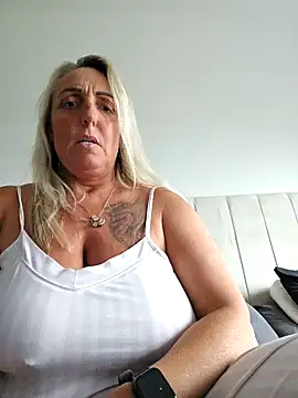 theblondecocklover online show from May 18, 7:09 pm