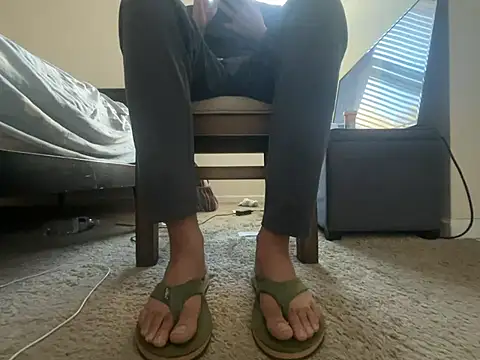 Snapshot of Kingbertfeet chatting on February 9, 9:41 pm Kingbertfeet online show from February 9, 9:41 pm