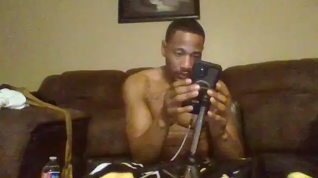 Snapshot of KingDes55 chatting on January 16, 12:42 pm KingDes55 online show from January 16, 12:42 pm