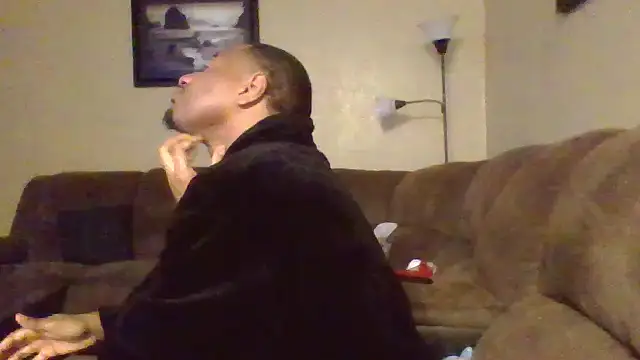 Snapshot of KingDes55 chatting on February 24, 11:52 am KingDes55 online show from February 24, 11:52 am