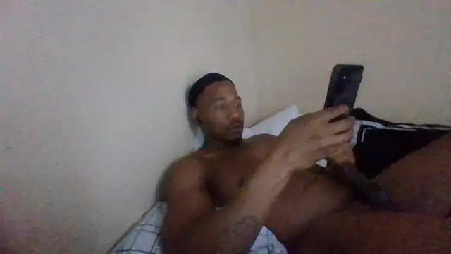 Snapshot of KingDes55 chatting on March 24, 1:49 pm KingDes55 online show from March 24, 1:49 pm