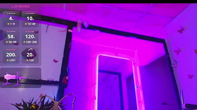 Snapshot of Koral_10 chatting on January 8, 9:39 pm Koral 10 online show from January 8, 9:39 pm