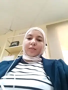 Snapshot of Mona139206 chatting on December 17, 9:04 am Mona139206 online show from December 17, 9:04 am