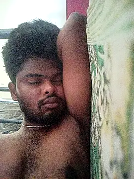 Snapshot of Anji8639 chatting on March 28, 6:13 am Anji8639 online show from March 28, 6:13 am