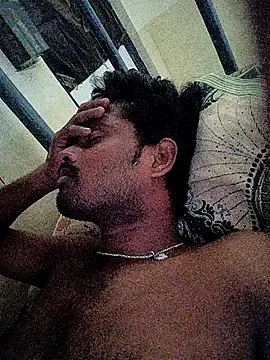 Snapshot of Anji8639 chatting on July 24, 2:53 am Anji8639 online show from July 24, 2:53 am