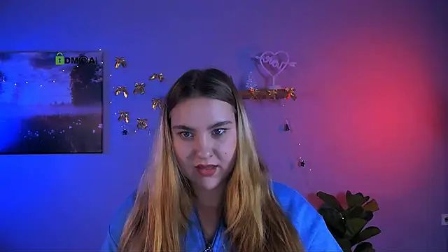 Snapshot of dina_bloom_ chatting on January 7, 9:45 am dina bloom online show from January 7, 9:45 am