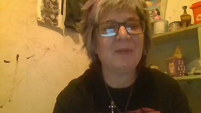 Snapshot of becky1111 chatting on July 8, 9:25 am becky1111 online show from July 8, 9:25 am
