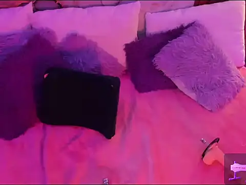 isabellagiirl online show from December 17, 3:51 pm