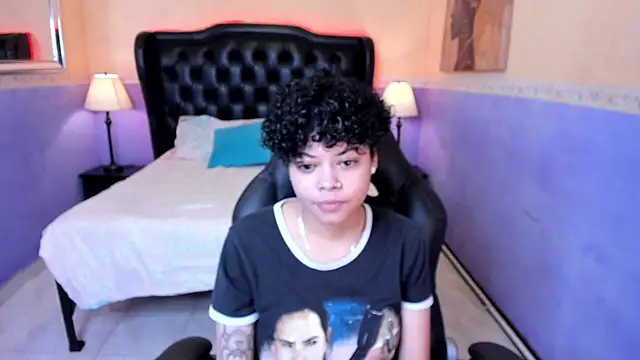 Snapshot of Sasha_Venom chatting on February 12, 11:33 pm Sasha Venom online show from February 12, 11:33 pm