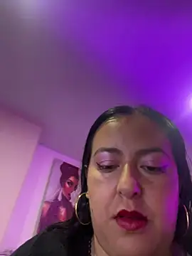 Snapshot of evelyn_harpeery chatting on July 2, 11:05 am evelyn harpeery online show from July 2, 11:05 am