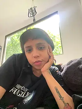 Snapshot of harakitty_ chatting on January 5, 9:51 pm harakitty online show from January 5, 9:51 pm