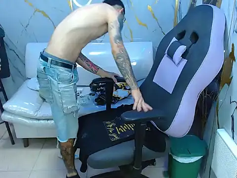 Boy tatto77 online show from May 10, 11:37 am