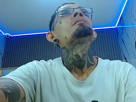 Boy tatto77 online show from May 14, 11:39 am