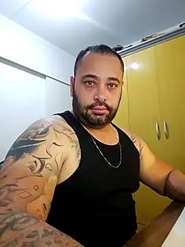 drlluis online show from December 17, 9:21 pm