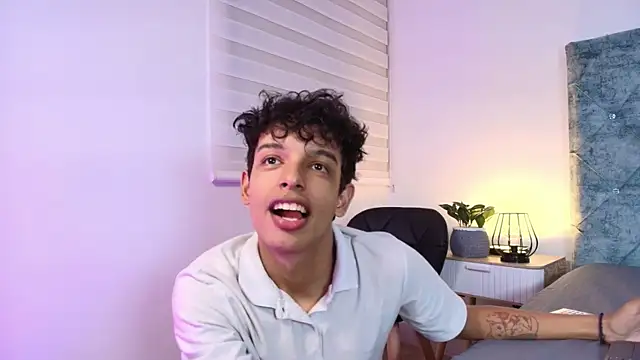 maxfrost 1 online show from January 7, 7:27 pm