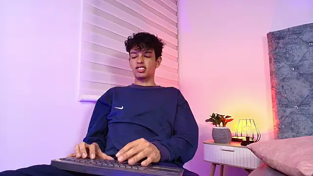 maxfrost 1 online show from January 9, 7:26 pm