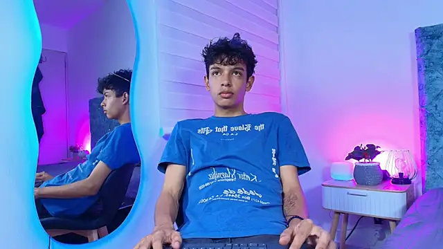 maxfrost 1 online show from January 18, 7:28 pm