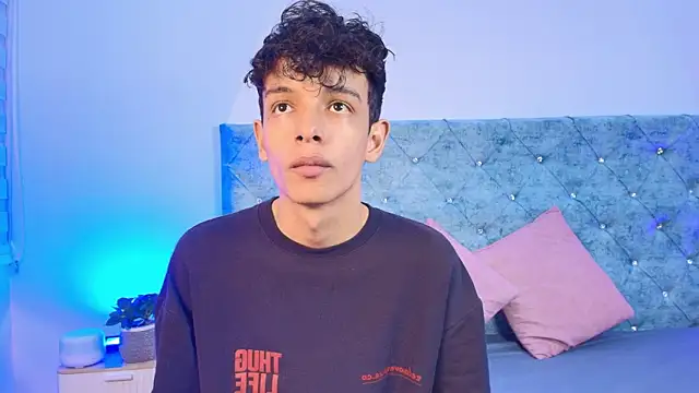 maxfrost 1 online show from February 1, 7:12 pm