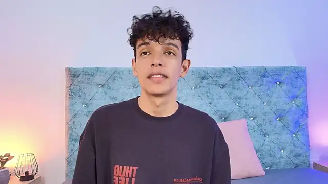 maxfrost 1 online show from February 8, 7:17 pm