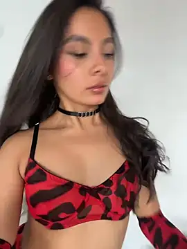 Snapshot of Nicollewest1 chatting on February 20, 4:51 pm Nicollewest1 online show from February 20, 4:51 pm