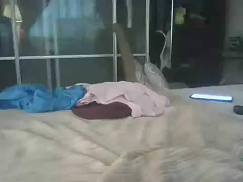 KL-HUNKY2025 online show from February 8, 10:40 am