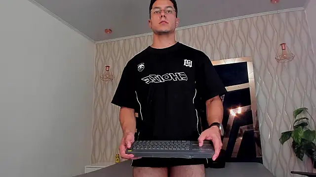 Noah Clarkk online show from February 26, 5:50 am