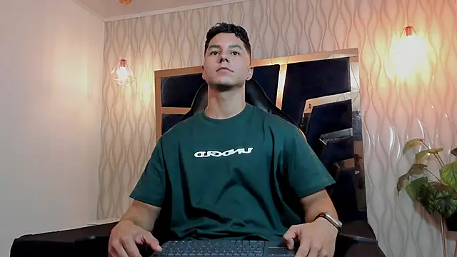 Noah Clarkk online show from March 27, 5:45 pm